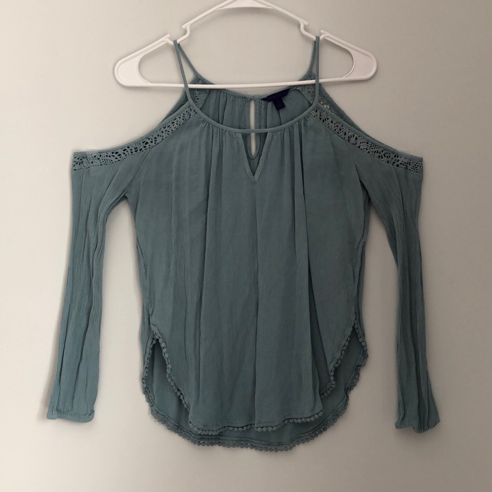 Off the shoulder long sleeve shirt